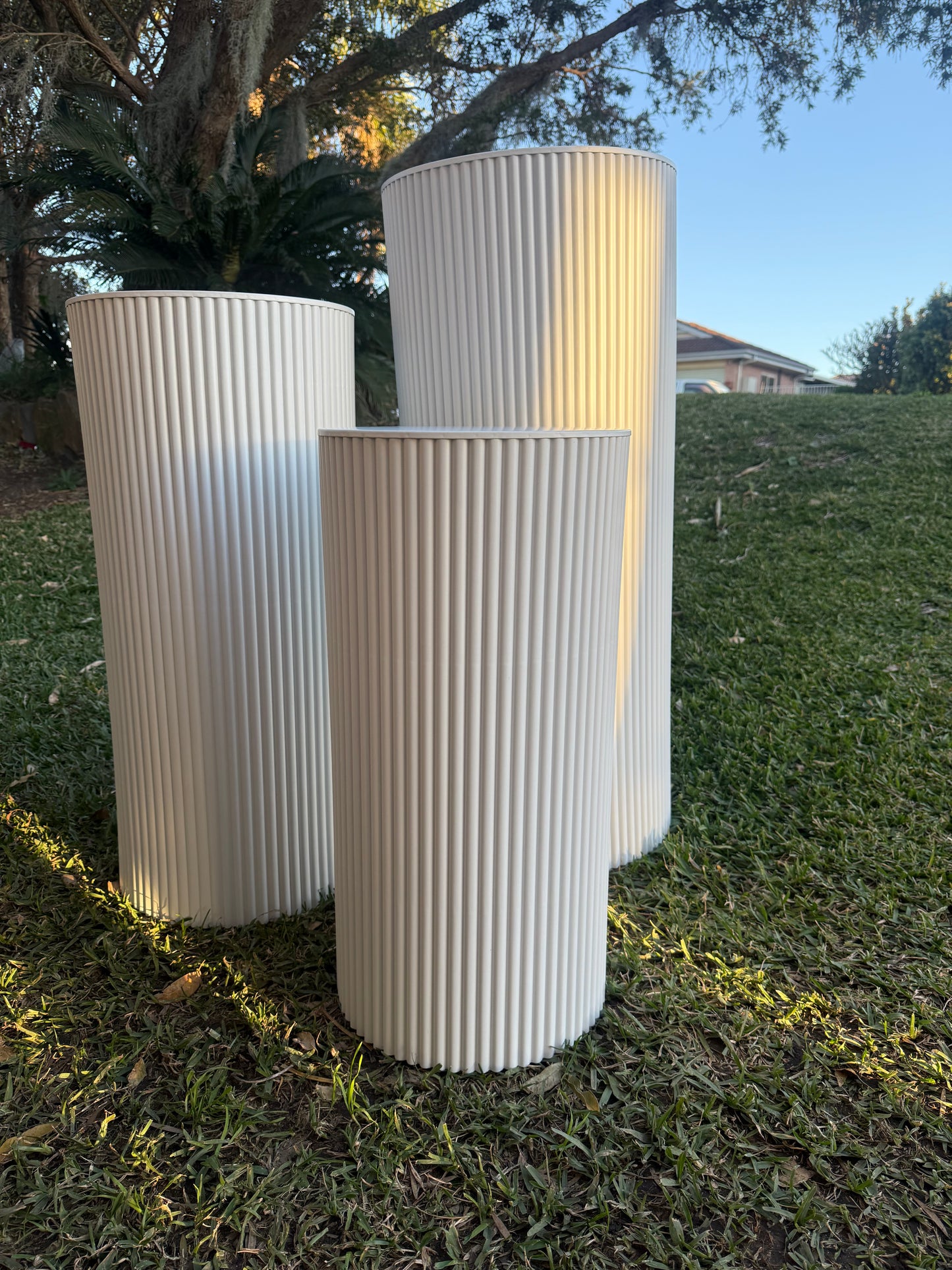 Ribbed plinths