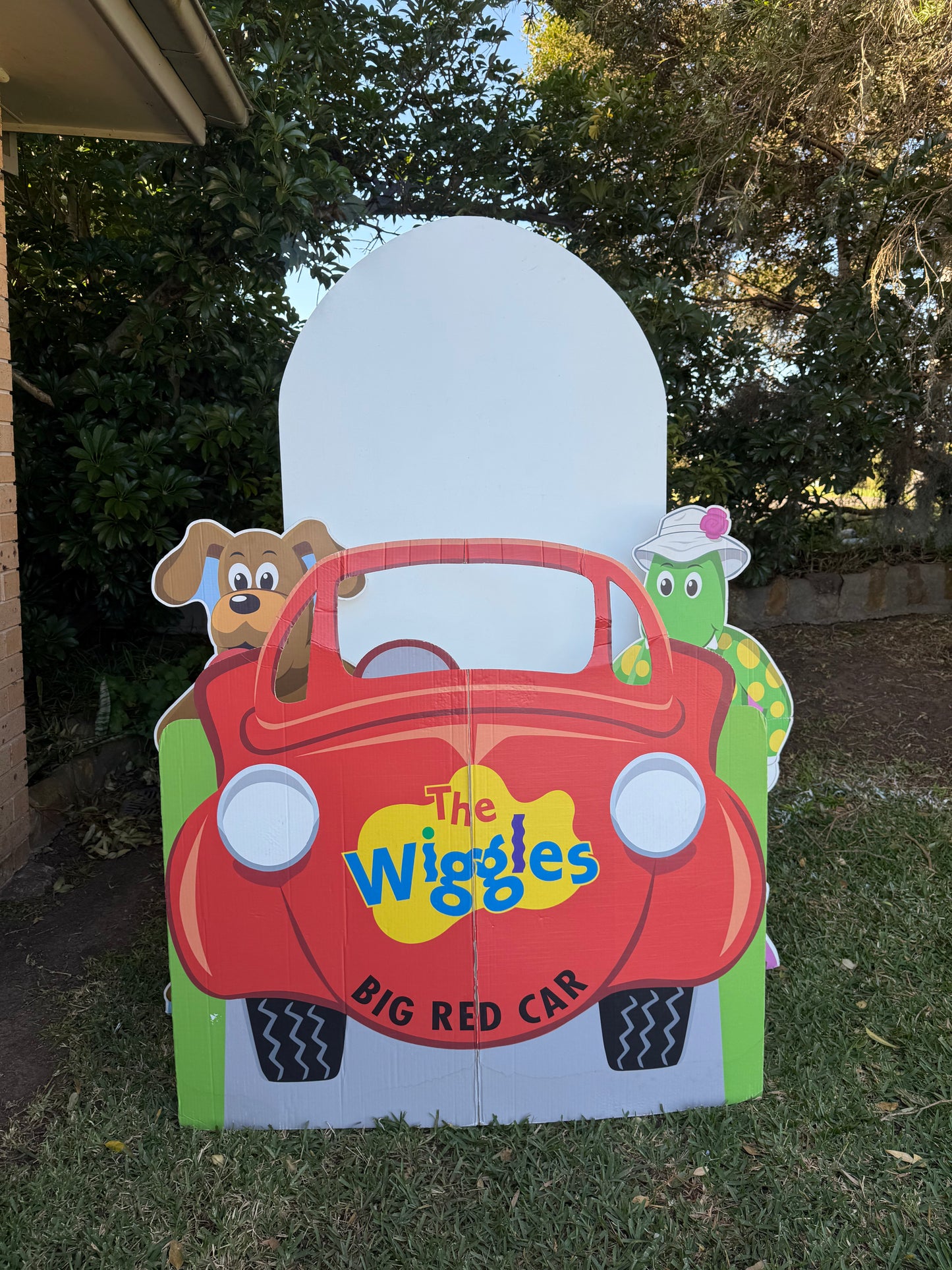 Wags the dog cut out