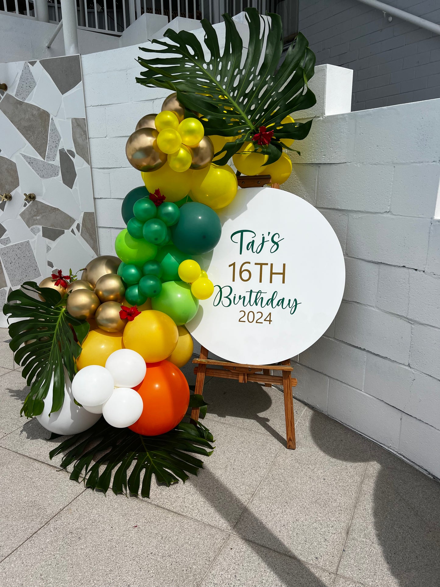 White acrylic circle sign