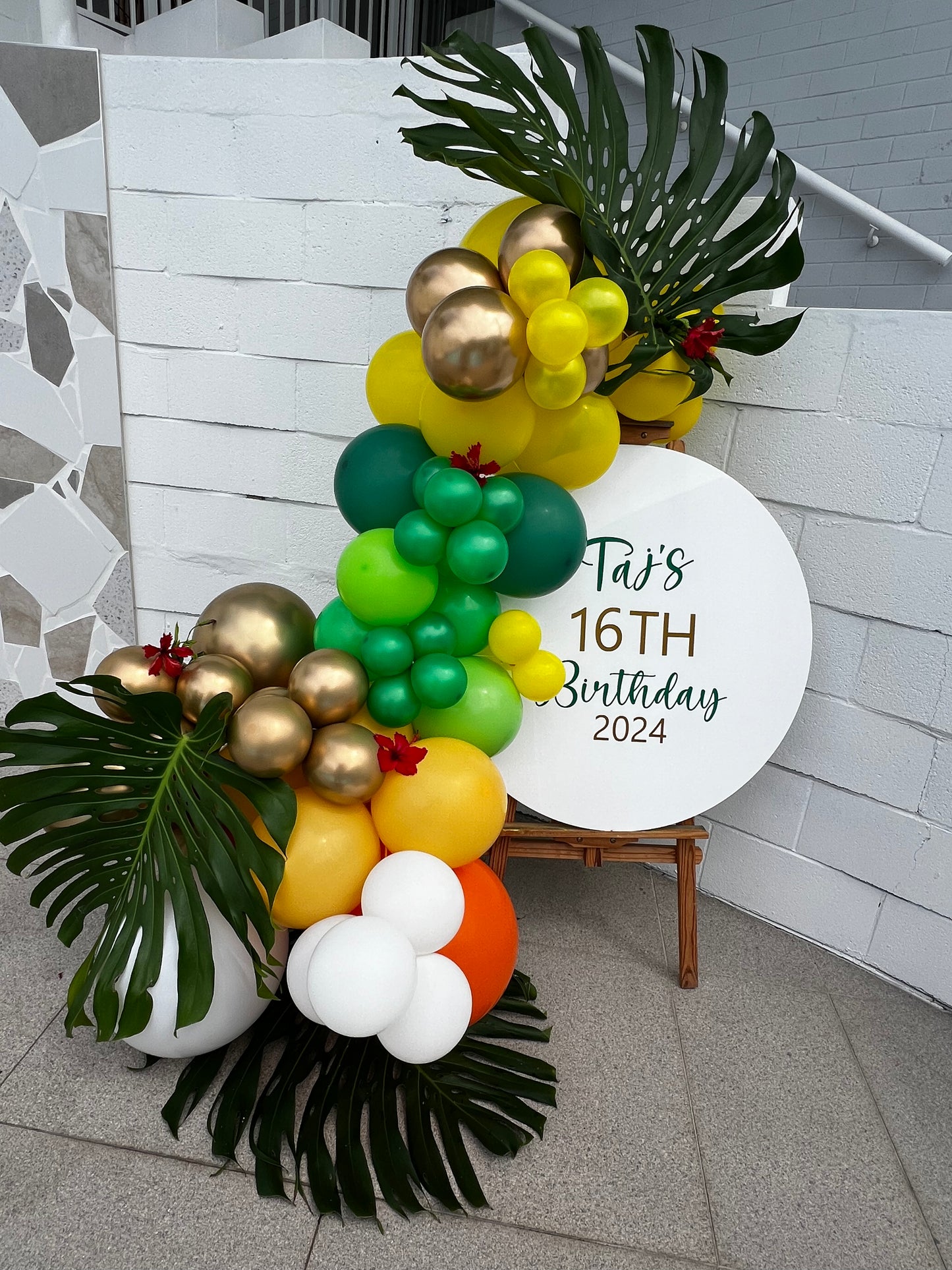 White acrylic circle sign