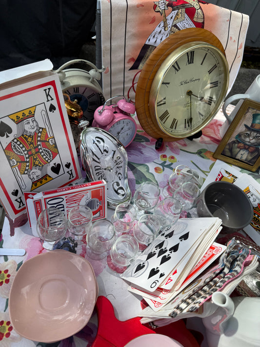 Mad hatter tea party box