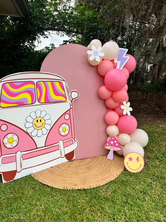 Kombi van and narrow pattern arch cut out